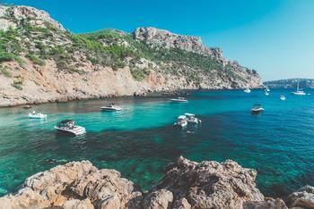 Thumb boating in mallorca where to go and when article