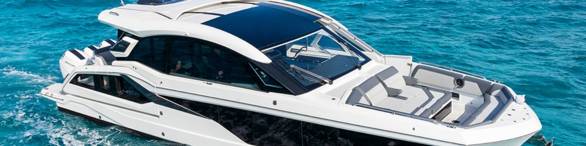 Galeon 435 GTO: Transforming from Stylish Entertaining to...