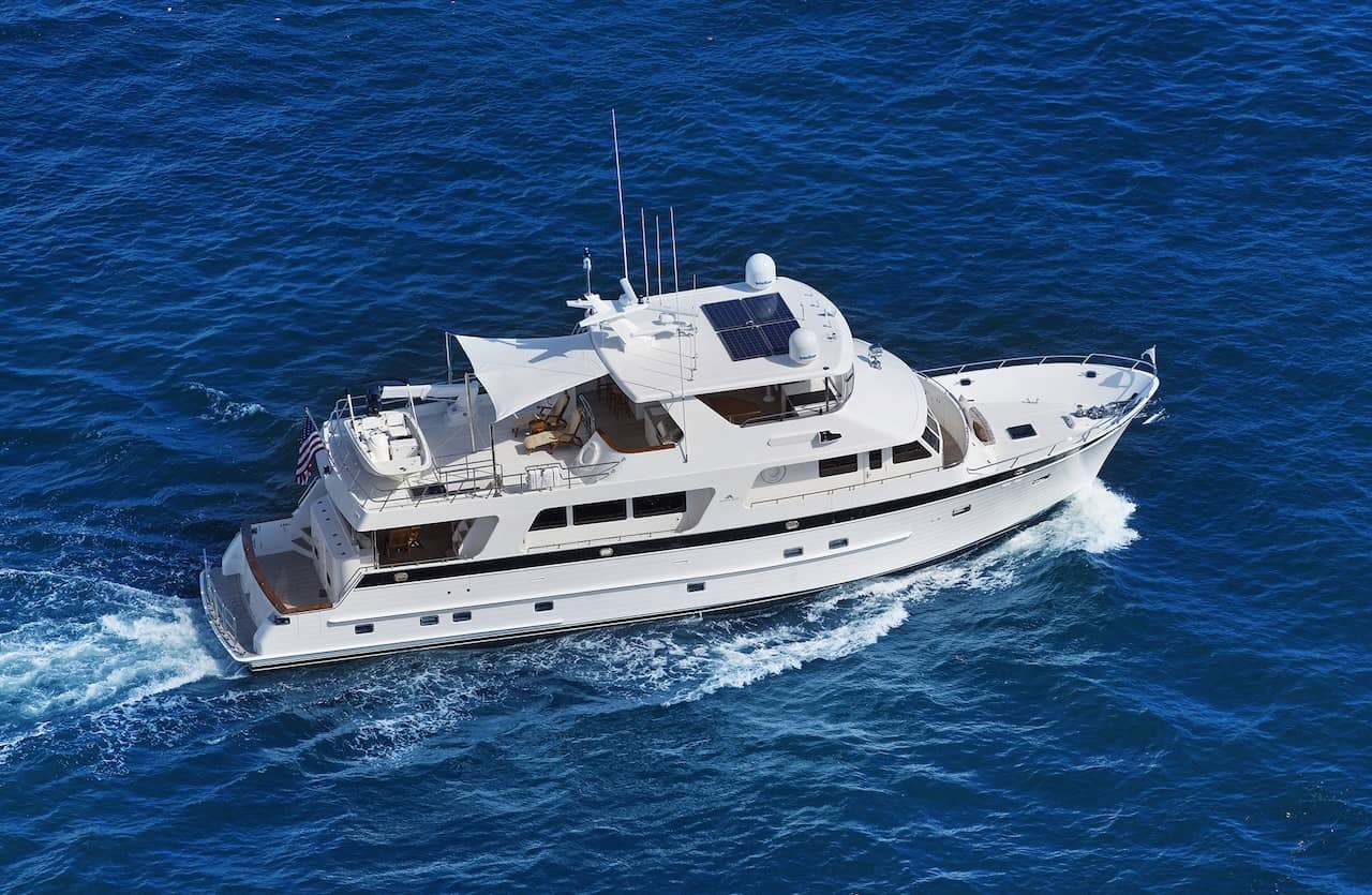 Outer Reef 820 Cockpit Motoryacht