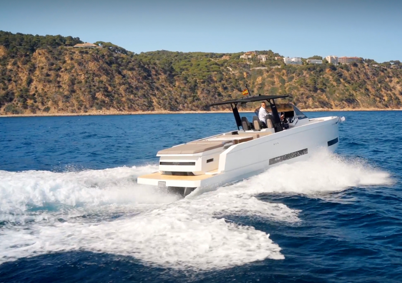 De Antonio D32 Open: A Plumb-Bow Weekender with Hidden Power
