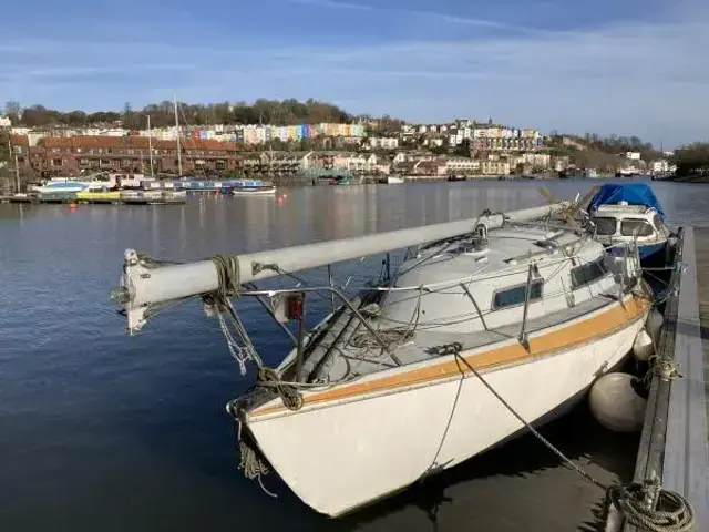 Tomahawk Yacht 8m