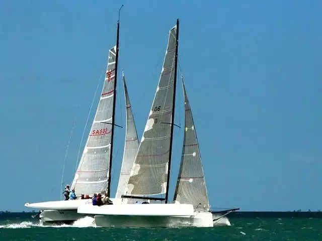 Hudson Yacht Group Airplay 30 Sport Hybrid