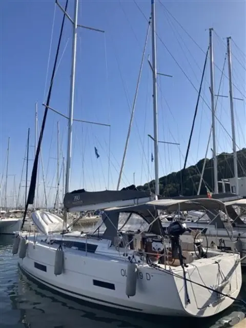 Dufour 390 Grand Large for sale in Italy for €220,000 ($238,400)