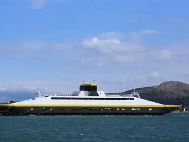 Double boats End Ferry 107m.