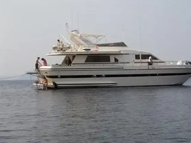 Falcon Boat 76