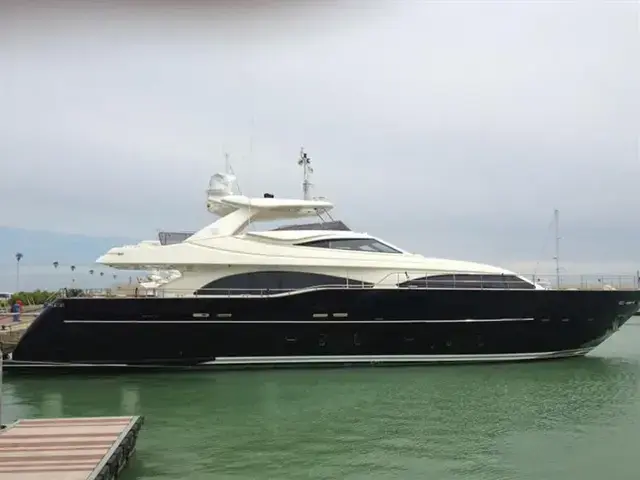 Ferretti Yachts Custom Line 97