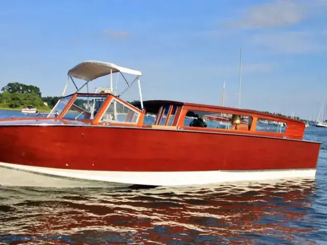 Custom Boats Luxury Venetian Water Taxi