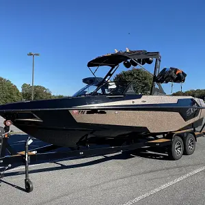 2021 Axis Boats T23