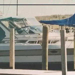 1989 Cruisers Yachts 3270 Esprit