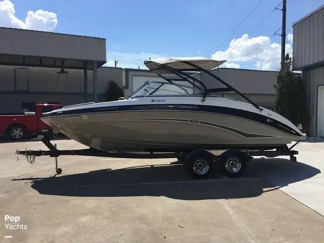 Yamaha Boats 242 S Limited