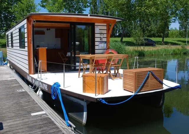 Solar Electrische Houseboat Catamaran Coche Standaard for sale in France for €160,000 ($171,221)