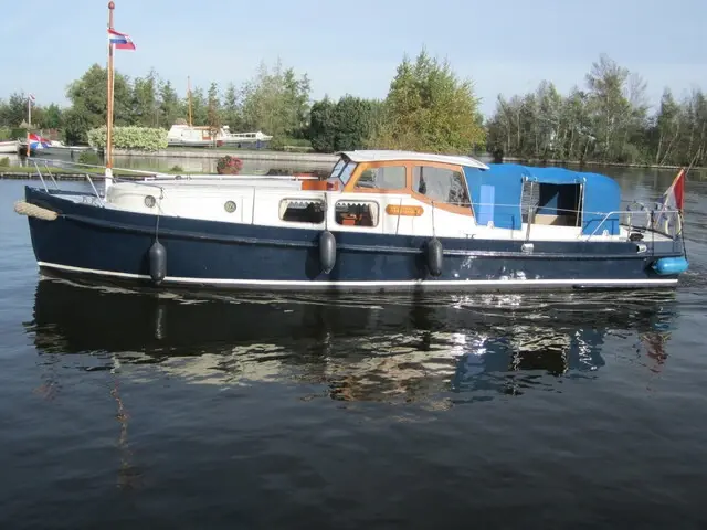 Ex-politieboot 10.50 for sale in Netherlands for €24,500 ($26,218)