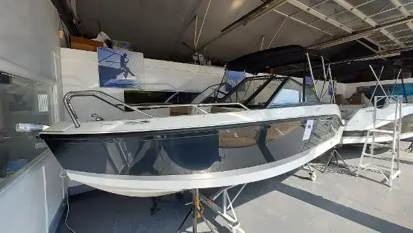 2023 Quicksilver 555 Bowrider image 13