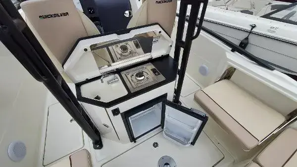 2023 Quicksilver Activ 805 Open image 14