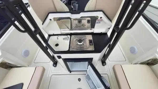 2023 Quicksilver Activ 805 Open image 15