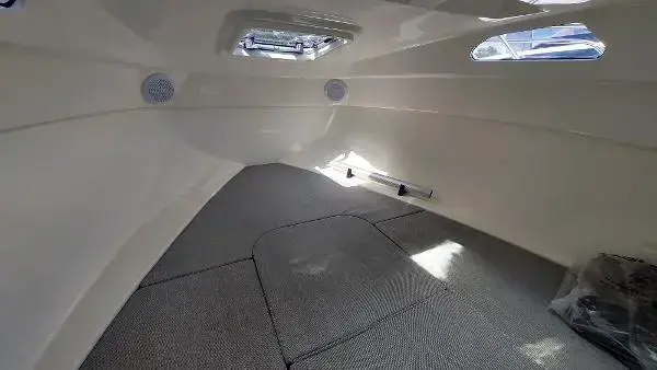 2023 Quicksilver Activ 555 Cabin image 7