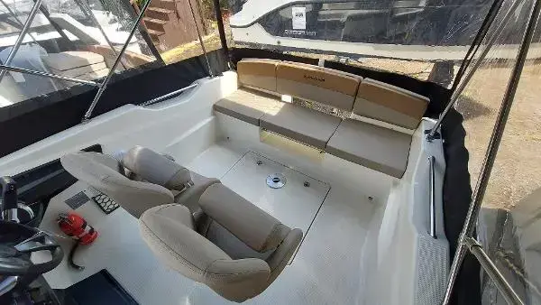 2023 Quicksilver Activ 555 Cabin image 9