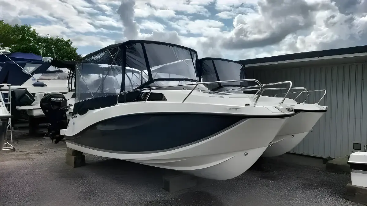 2023 Quicksilver Activ 555 Cabin image 13