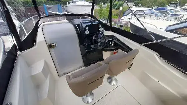 2023 Quicksilver Activ 555 Cabin image 19