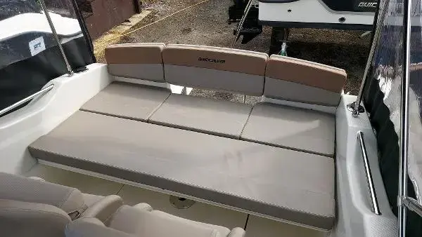 2023 Quicksilver Activ 555 Cabin image 3