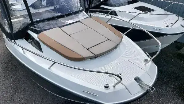 2023 Quicksilver Activ 555 Cabin image 4