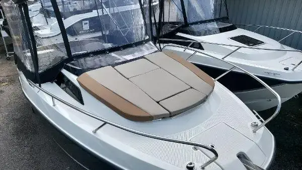 2023 Quicksilver Activ 555 Cabin image 5