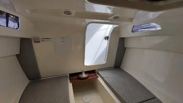 2023 Quicksilver Activ 555 Cabin image 6