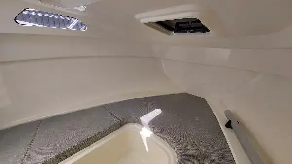2023 Quicksilver Activ 555 Cabin image 8