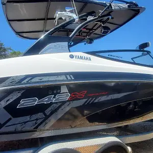 2017 Yamaha Boats 242x