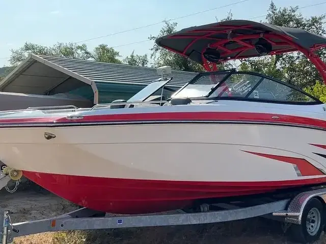 Yamaha Boats 242x
