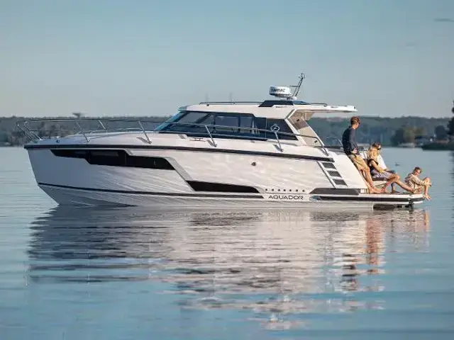 Aquador Boats 300 HT