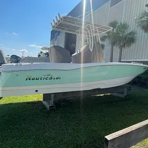 2018 NauticStar Boats 231