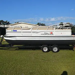 2015 Sun Tracker PARTY BARGE 22 RF DLX