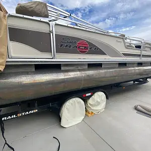 2001 Sun Tracker Party barge 27