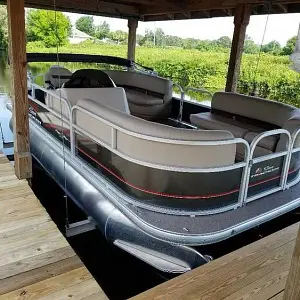 2019 Sun Tracker PARTY BARGE 18 DLX