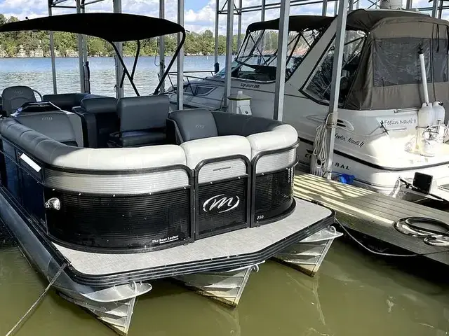 Manitou Boats Oasis 25 SHP RF