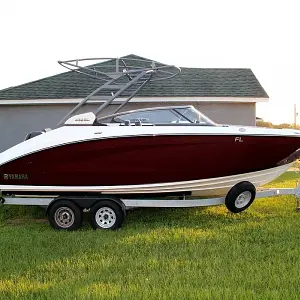 2022 Yamaha Boats 252SD