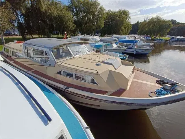 Aquafibre boats 42