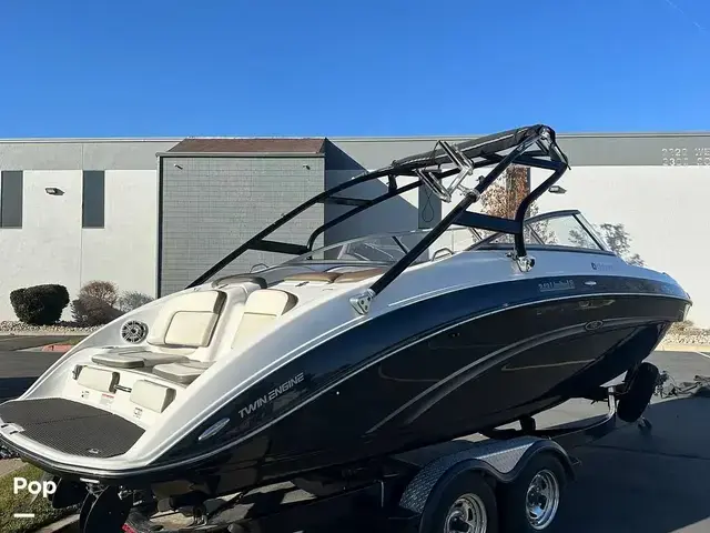 Yamaha Boats 242S