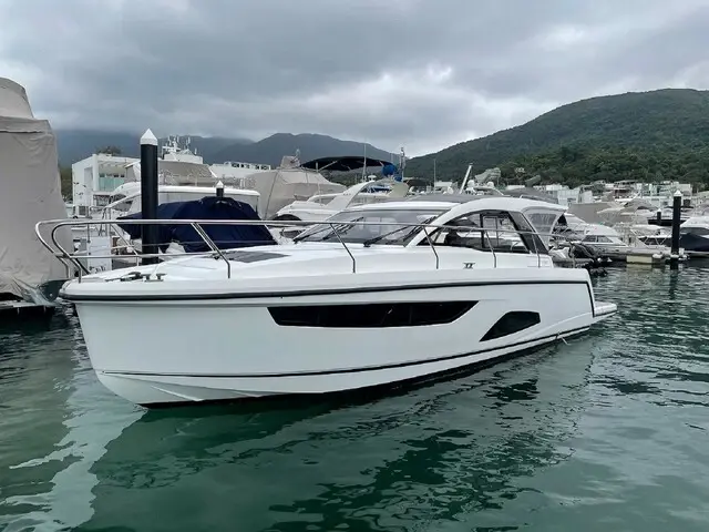 Sealine S330 for sale in Hong Kong for $258,000