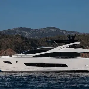 2018 Sunseeker 95 Yacht