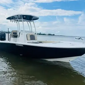 2018 Tidewater Boats 2500 Carolina Bay