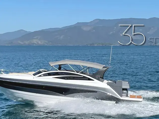 Real Powerboats 35 Special Deck (SD)
