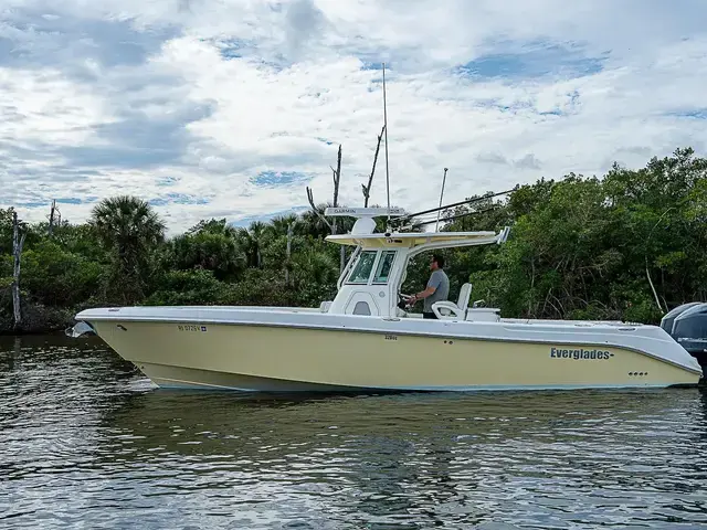 Everglades Boats 320CC