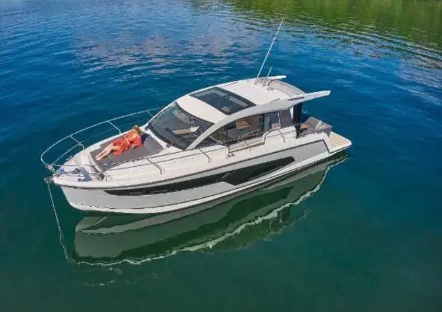 Sealine C335 for sale in United Kingdom for £391,310 ($489,740)