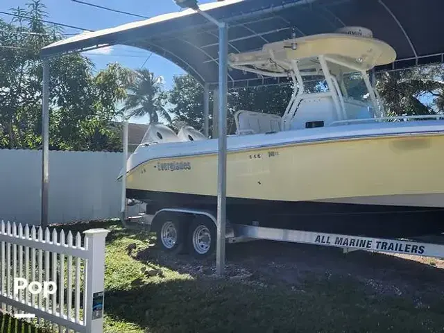 Everglades Boats 240 CC
