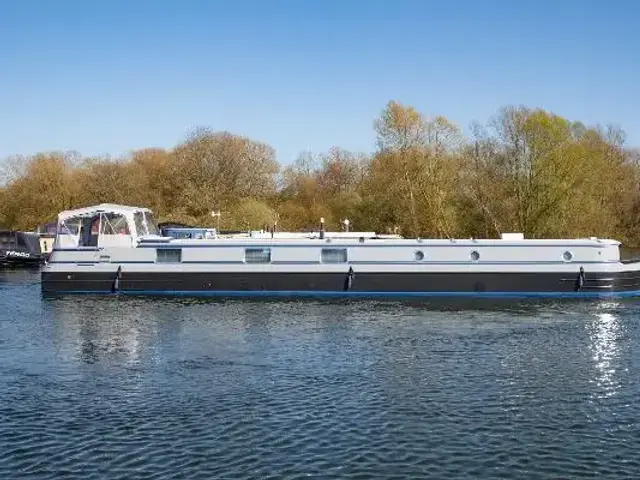Viking Canal Boats 70 x 12 06