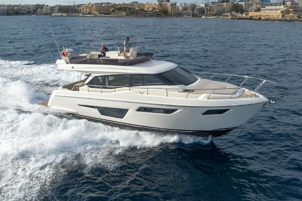 Ferretti Yachts 500