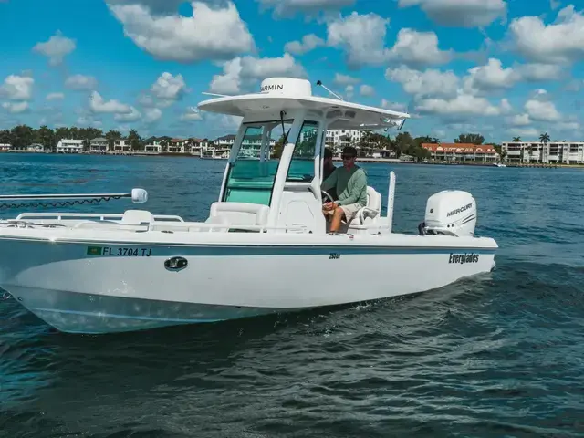 Everglades Boats 253 Cc