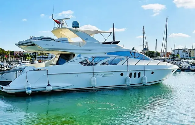 Azimut 55 for sale in Portugal for €395,000 ($426,113)